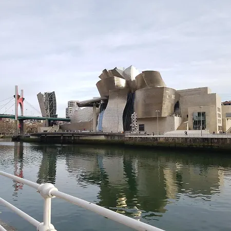 Estalagem Guggenheim Riverview Hbi01297