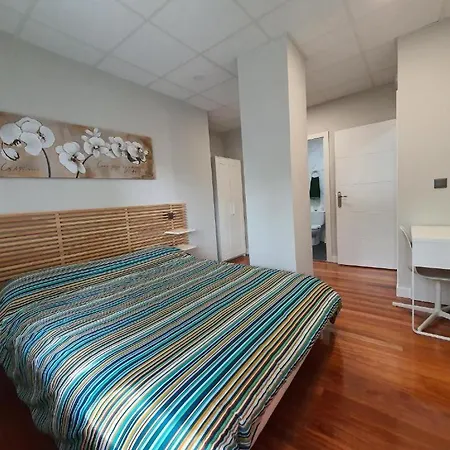 Inn Guggenheim Riverview Hbi01297 Bilbao