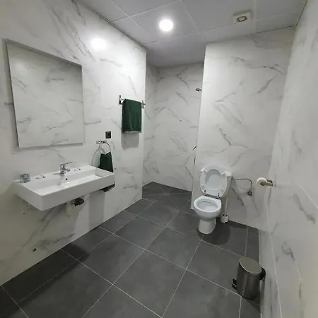 Guggenheim Riverview 5 Bedrooms *