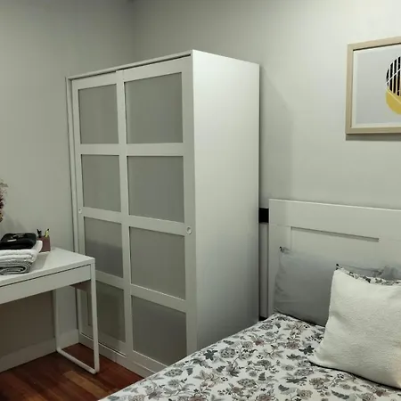 Inn Guggenheim Riverview Hbi01297 Bilbao