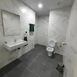 Guggenheim Riverview Hbi01297 *